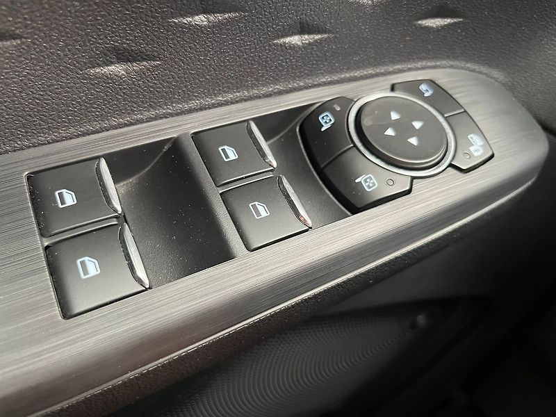 Ford Kuga 2,0 EB ST-Line 140kW AWD - fotka 26 z 55