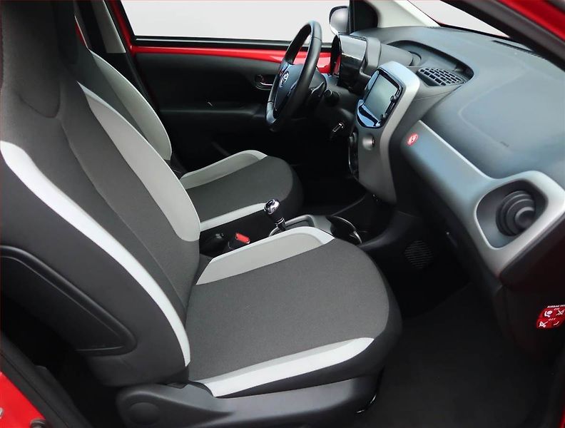 Toyota Aygo (2018) 1.0 VVT-i, Automat, Serv.kniha - fotka 8 z 17
