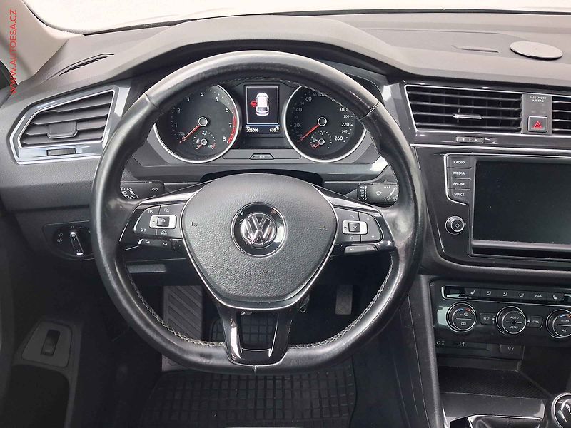 Volkswagen Tiguan (2016) 1.4 TSI, 1.maj,ČR, LED, masáž - fotka 11 z 17