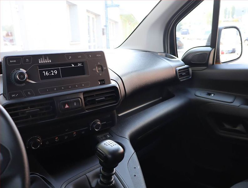 Peugeot Partner (2022) PureTech 110, SR, 1Maj, DPH - fotka 8 z 14