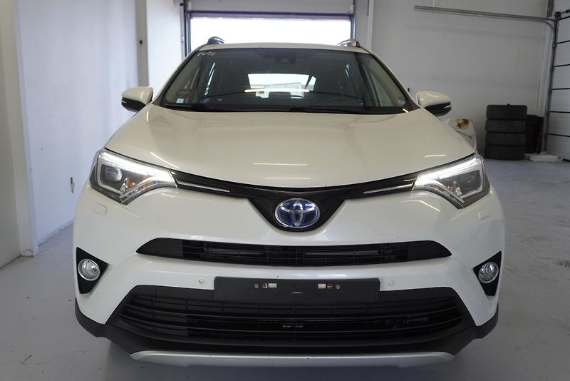 Toyota RAV4 2,5 HYBRID 4X2 AUT. - fotka 2 z 24