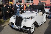 O letošní sraz majitelů aut a motorek do roku výroby 1990 byl i díky počasí velký zájem, cílem tradiční vyjížďky byla tentokrát Javořice, nejvyšší bod Vysočiny.