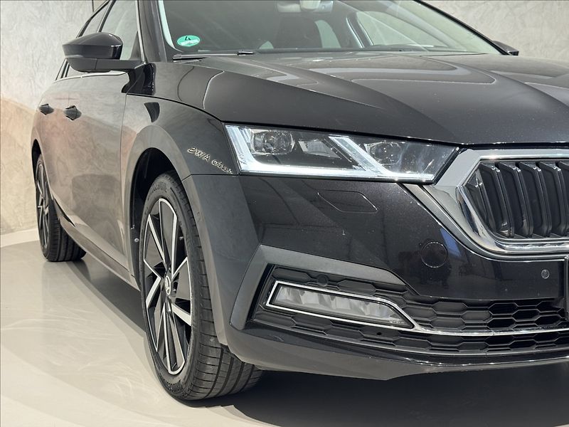 Škoda Octavia 1,4 TSi  iV DSG Style Virtual - fotka 48 z 49