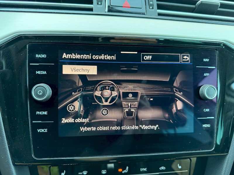 Volkswagen Passat (2021) 2.0 TDI 110kW R-LINE - fotka 21 z 35