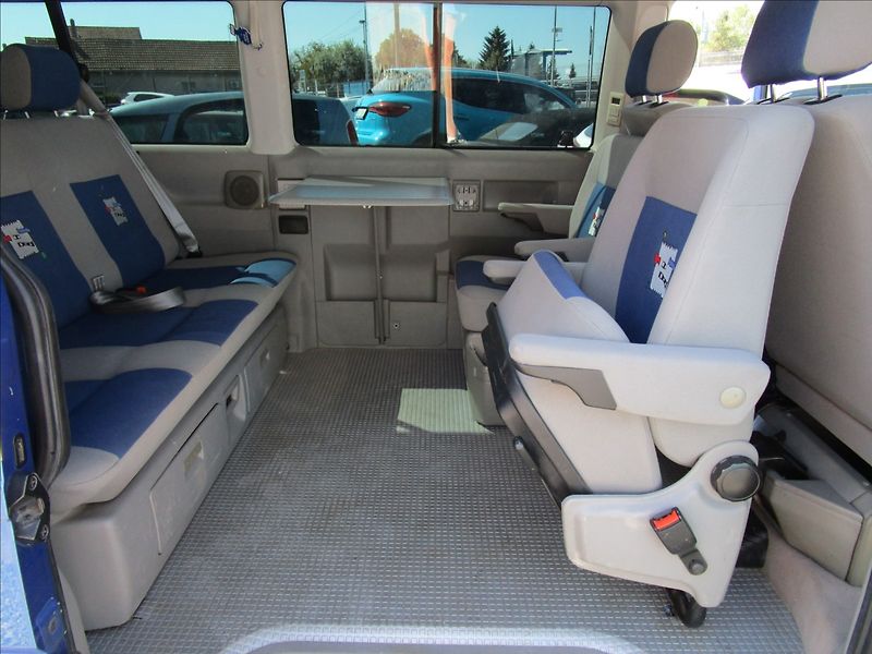 Volkswagen Multivan 2.5TDi 111kW, Atlantis, 7 míst - fotka 36 z 53