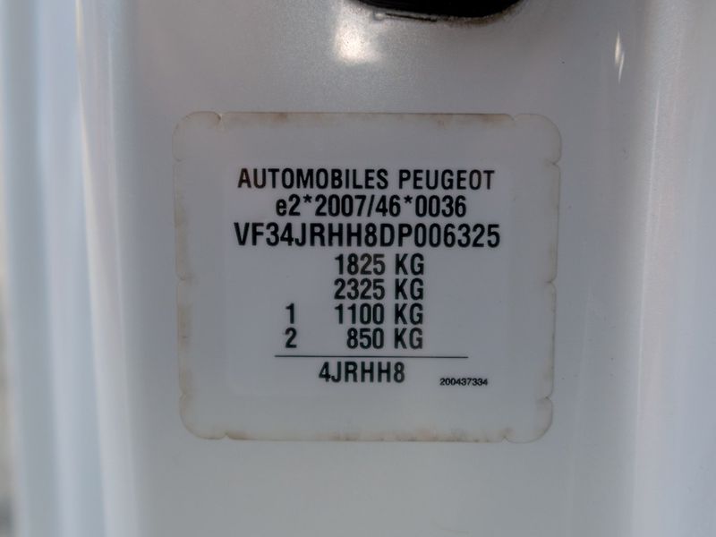 Peugeot RCZ (2013) CZ 2.0HDI 120KW – PO SERVISU - fotka 41 z 44