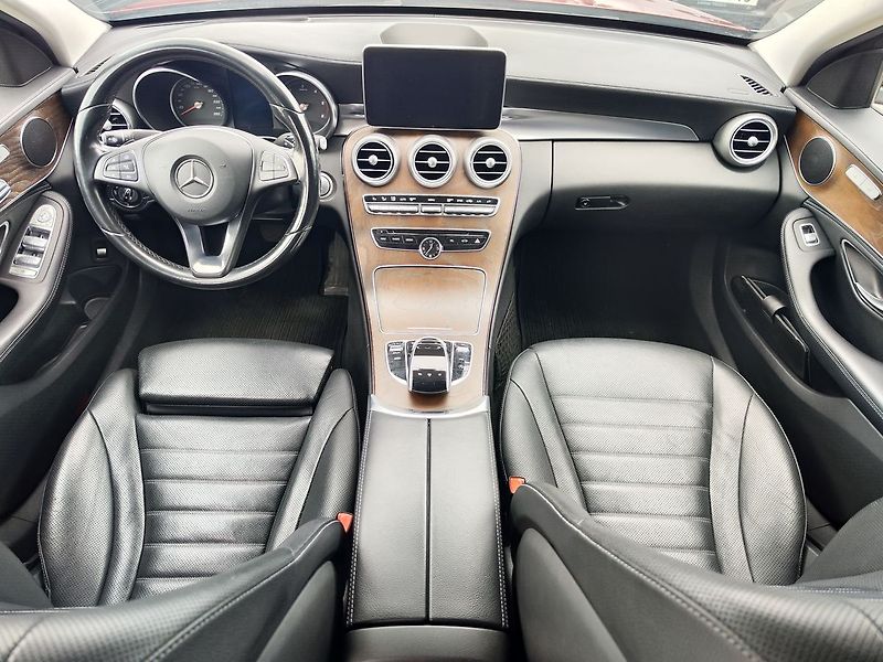 Mercedes-Benz Třídy C 250d/150kW 4MATIC AT - fotka 14 z 36