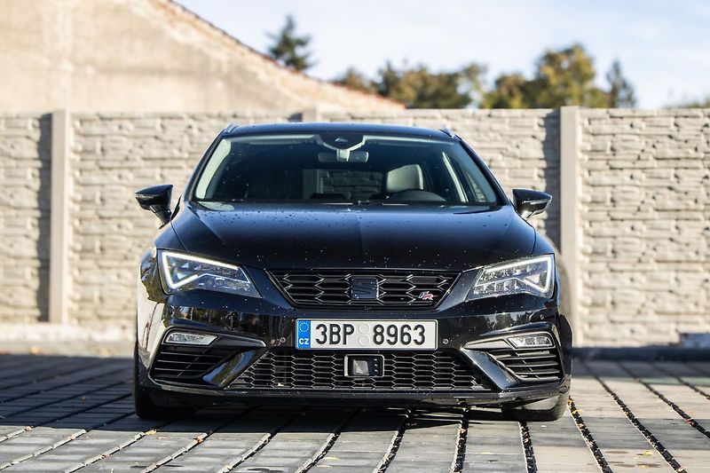 Seat Leon - fotka 2 z 24