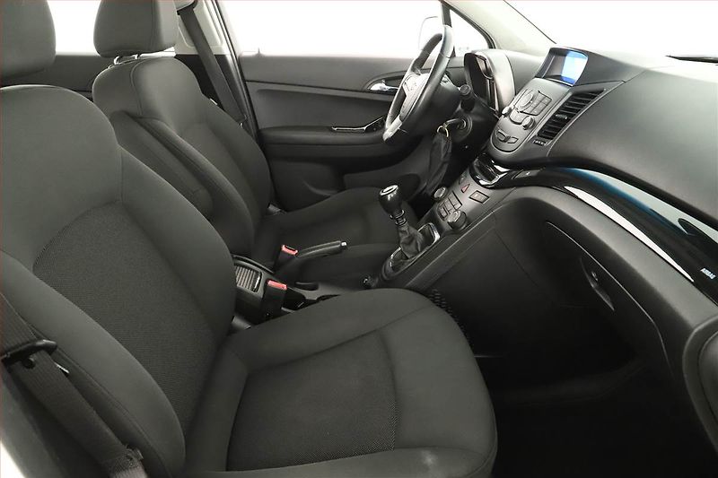 Chevrolet Orlando (2012) 2.0 VCDi, 7 míst, Tempomat - fotka 7 z 14