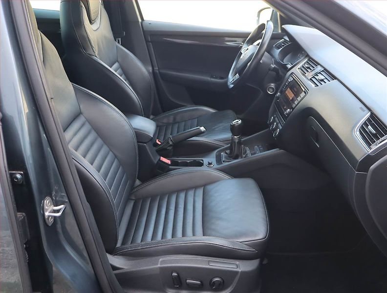 Škoda Octavia (2016) 2.0 TDI, Kůže, Navi, Bi-Xenony - fotka 9 z 27