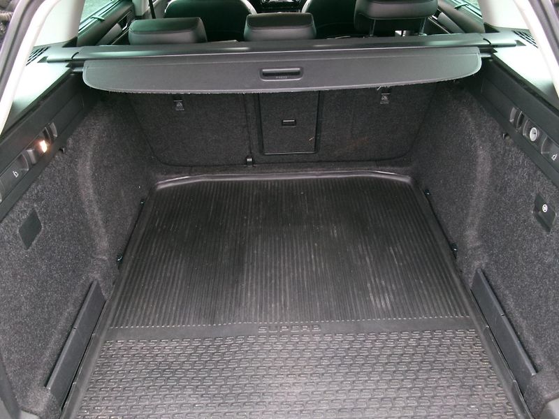 Škoda Superb (2015) 2,0TDI NAVI ACC 4x4 - fotka 13 z 36