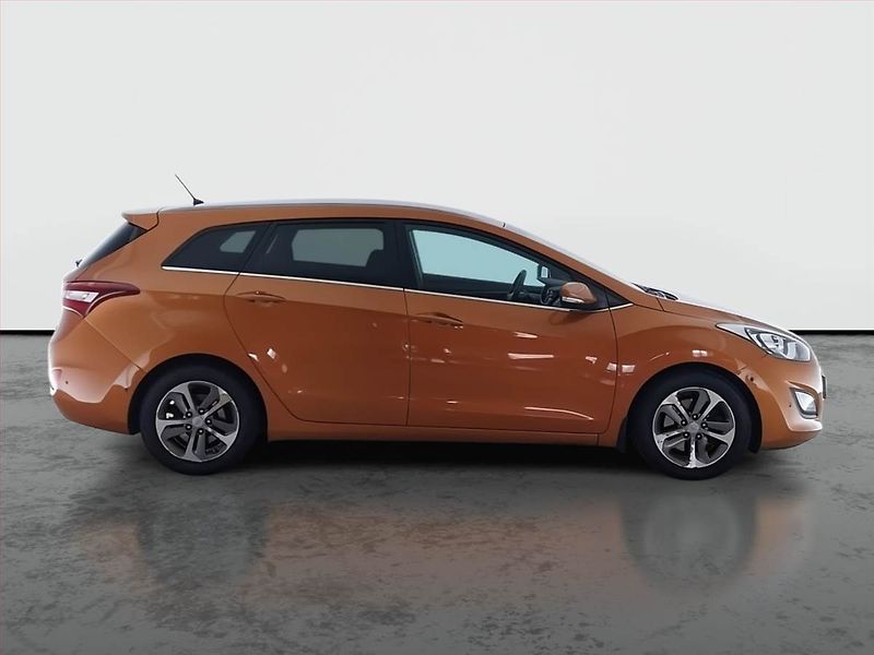 Hyundai i30 (2015) 1.6 CRDi, Tempomat - fotka 6 z 19