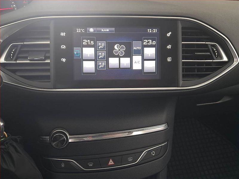 Peugeot 308 (2017) 1.6 BlueHDi, Serv.kniha - fotka 12 z 16