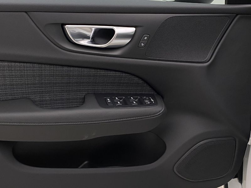 Volvo V60 (2026) B4 AUT CORE - fotka 26 z 56