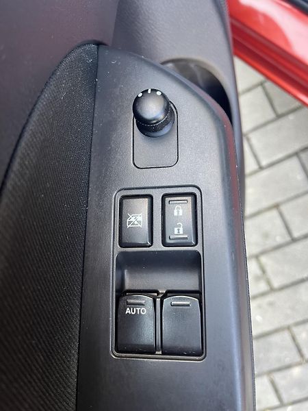 Suzuki Swift 1.2/69kW - fotka 17 z 18