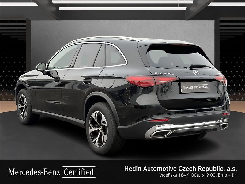 Mercedes-Benz GLC 300e 4M Avantgarde - fotka 3 z 29