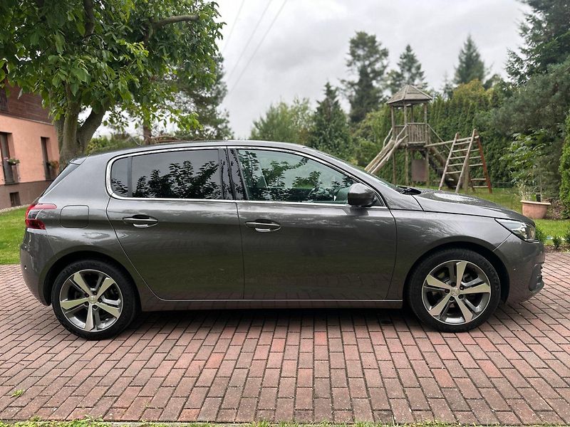 Peugeot 308 (2017) 1.2T 96kw - fotka 8 z 28