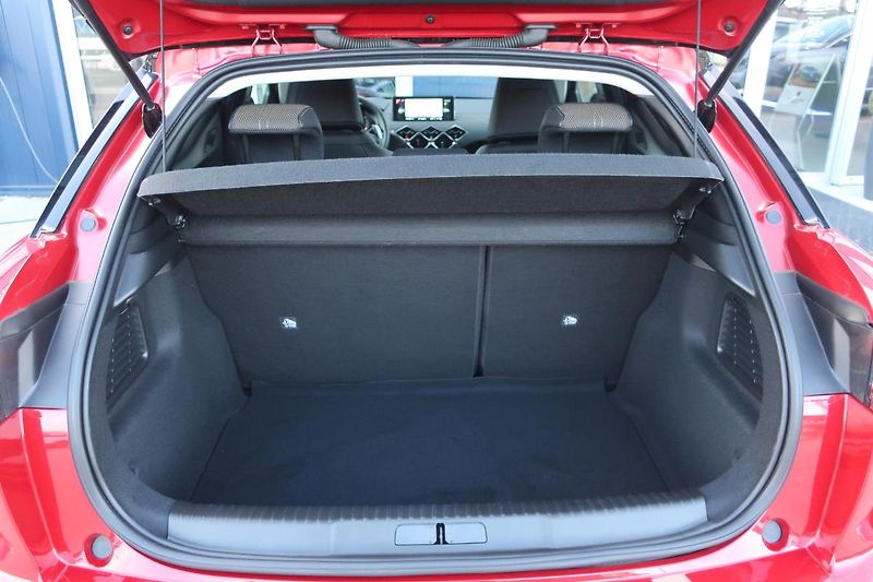 DS Automobiles DS3 (2023) RIVOLI 1.2 PureTech - fotka 6 z 12