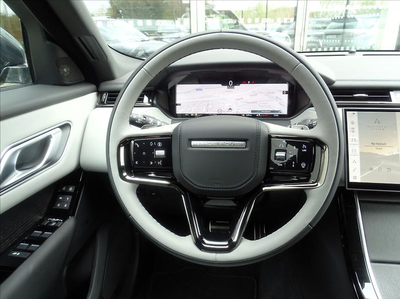 Land Rover Range Rover Velar 3,0 D300 DYNAMIC SE AWD - fotka 13 z 30