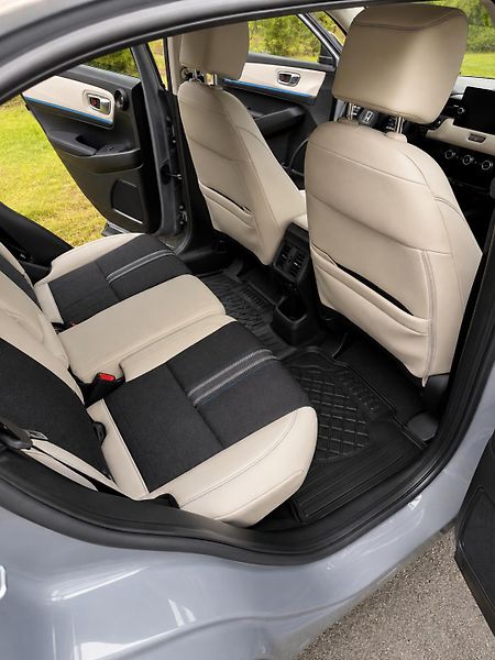 Honda HR-V (2025) 1.5 e:HEV Advance Style  - fotka 12 z 18