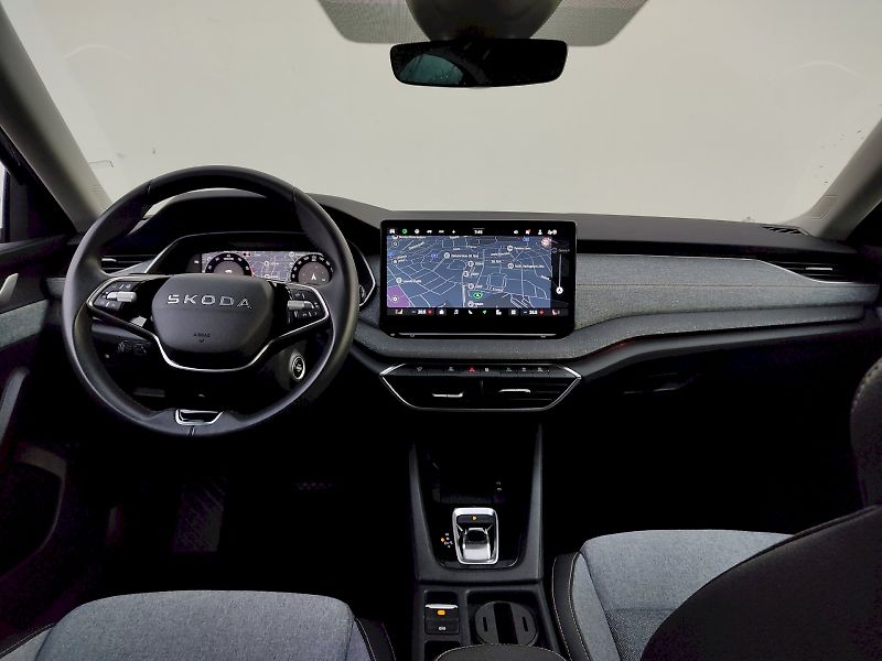 Škoda Octavia (2025) Top Selection 1,5 Tsi 110 Kw D - fotka 5 z 39