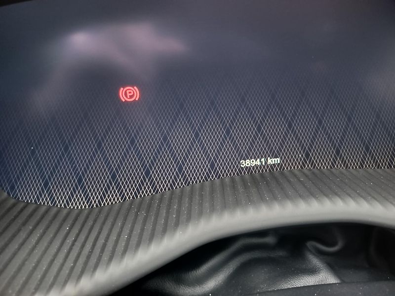 Aston Martin DBX 707 23