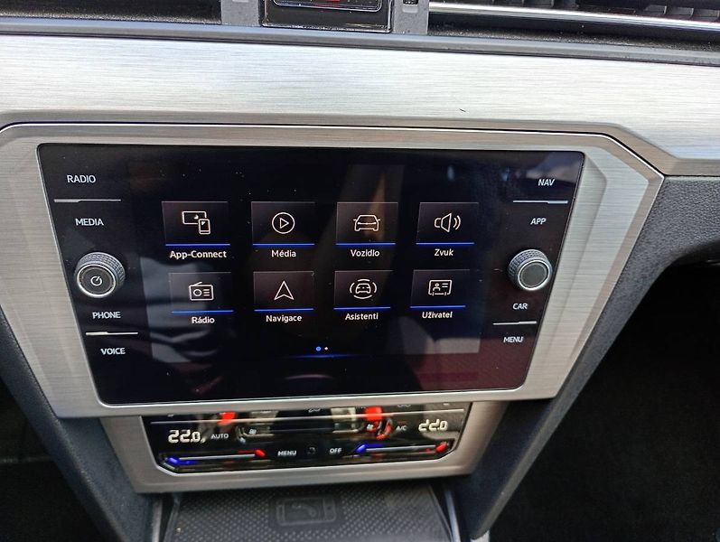 Volkswagen Passat (2021) 2.0 TDI, 110 kW tažné LED manu - fotka 12 z 26