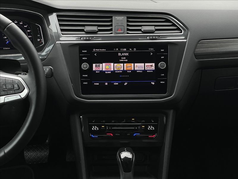 Volkswagen Tiguan 1,5 TSI DSG Elegance NAVI+LED - fotka 11 z 24
