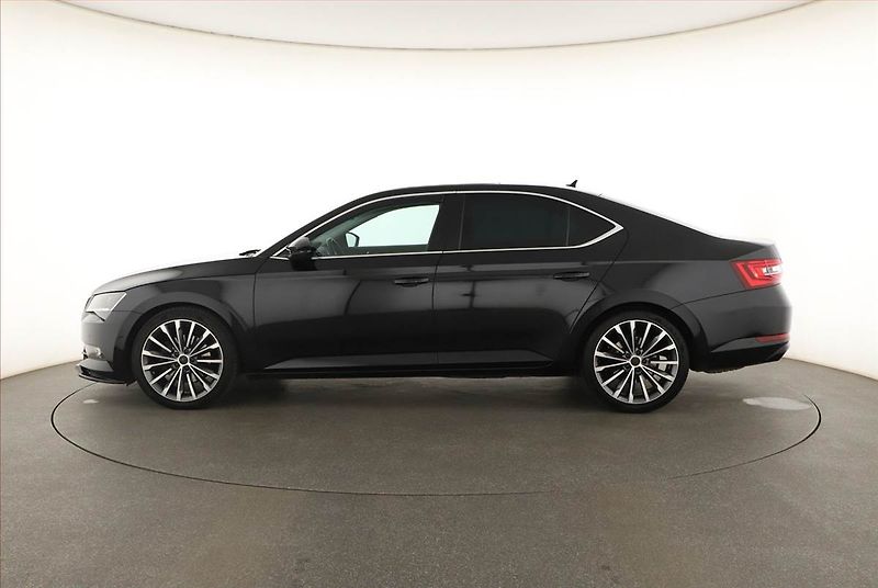 Škoda Superb (2015) Laurin&Klement 2.0 TDI - fotka 3 z 19