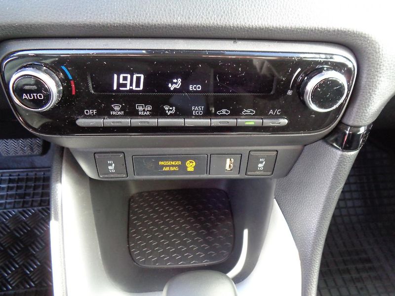 Mazda 2 Hybrid 1.5i 116 PS AT Agile+zim. pneu - fotka 13 z 20