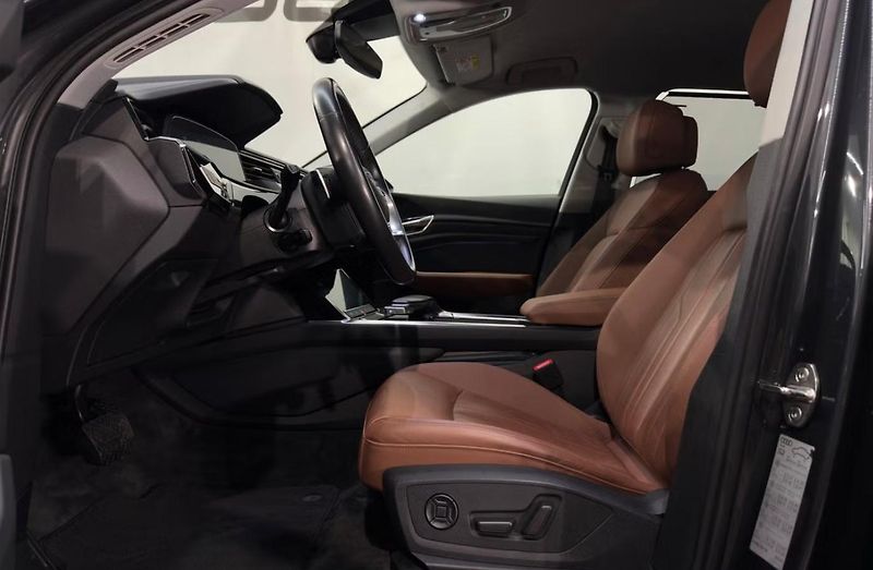 Audi Q8 e-tron 50 Q SoH 95% 360Kam Vzduch LED - fotka 8 z 26