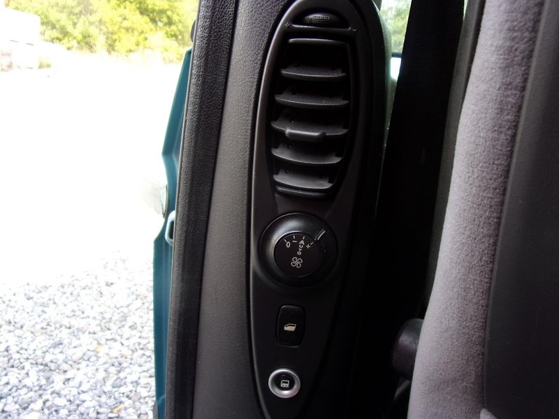 Citroën C8 (2003) 2.2HDi 94kW 278000KM 7MÍST - fotka 17 z 24