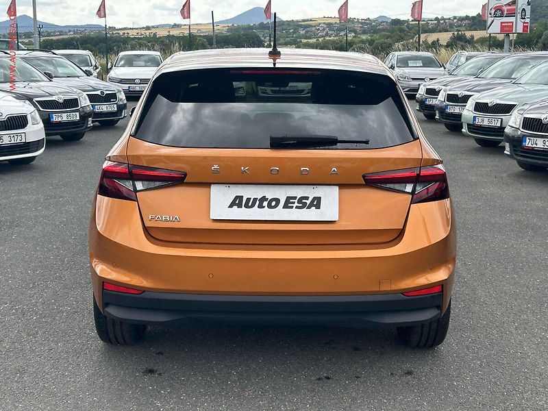 Škoda Fabia (2023) 1.0 TSi, 1.maj,ČR, Style, DSG - fotka 5 z 20