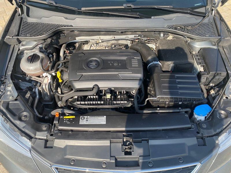 Seat Leon (2013) 1.8 TSi 132kW - fotka 24 z 39