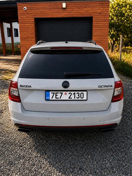 Škoda Octavia (2017) Škoda octavia III RS - fotka 3 z 15
