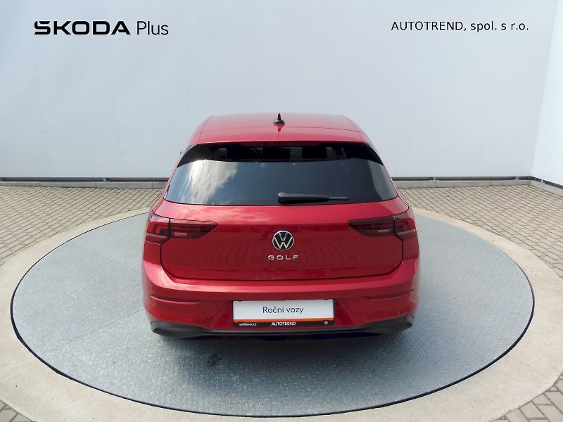 Volkswagen Golf (2025) People 1,5 TSI 85kW - fotka 23 z 26