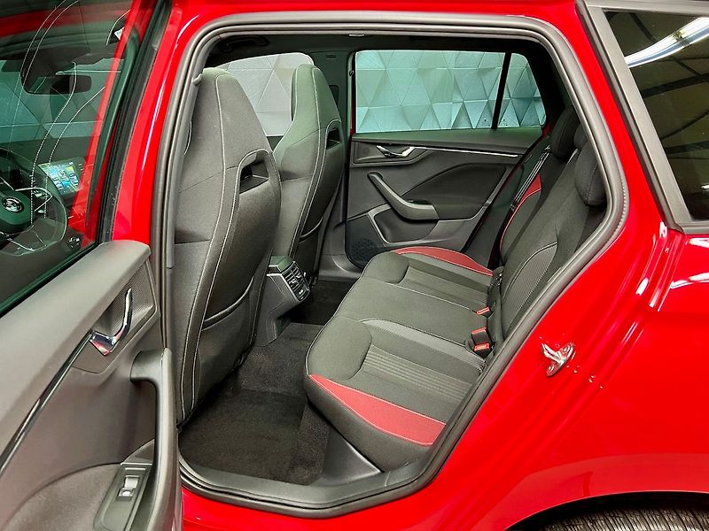 Škoda Kamiq 1.5TSI DSG MONTE CARLO, PANORA - fotka 11 z 26