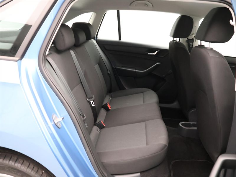 Škoda Rapid 1.2 TSI 66KW DSG Klima - fotka 12 z 24