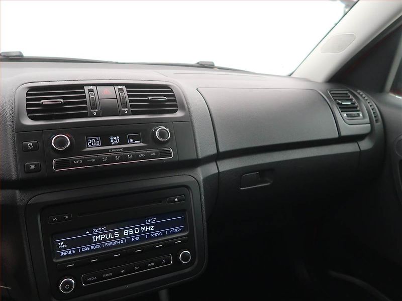 Škoda Roomster (2014) Ambition 1.2 TSI, ČR,1.maj - fotka 12 z 16