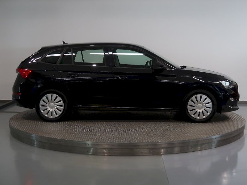 Škoda Scala (2019) ACTIVE 1.0TSI 70KW - fotka 8 z 31