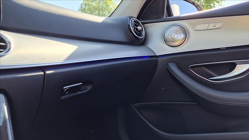 Mercedes-Benz Třídy E 2,0 143 KW E220d ČR Avantgarde - fotka 22 z 28