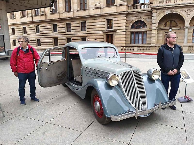 Automobil Z-5 Express ze sbírek Národního technického muzea, jímž jezdil nacisty popravený protektorátní premiér generál Alois Eliáš.
