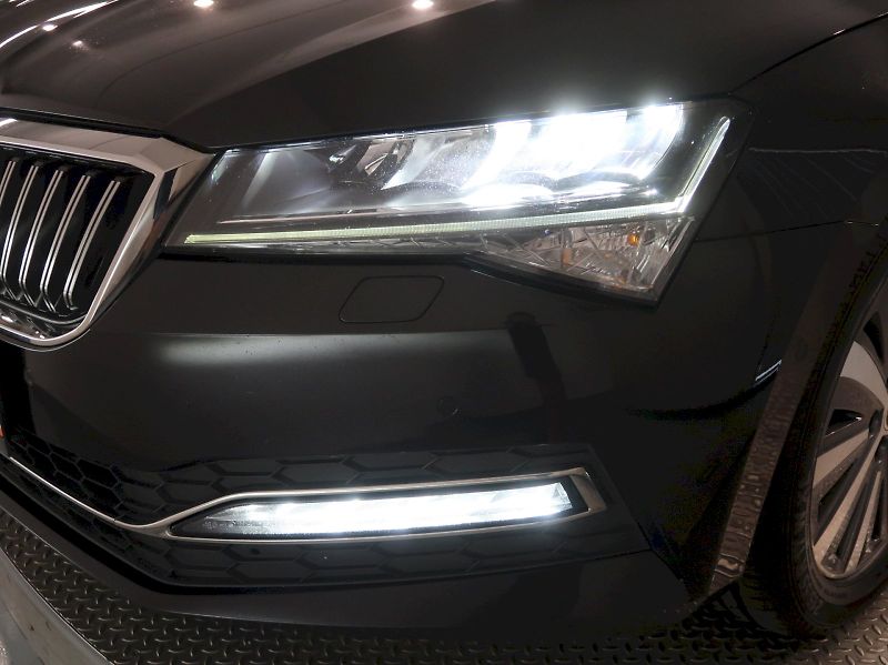 Škoda Superb (2022) STYLE 2.0TSI 140KW DSG - fotka 10 z 43