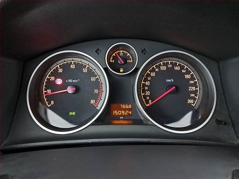 Opel Astra (2009) 1.6 16V, nová STK - fotka 11 z 16