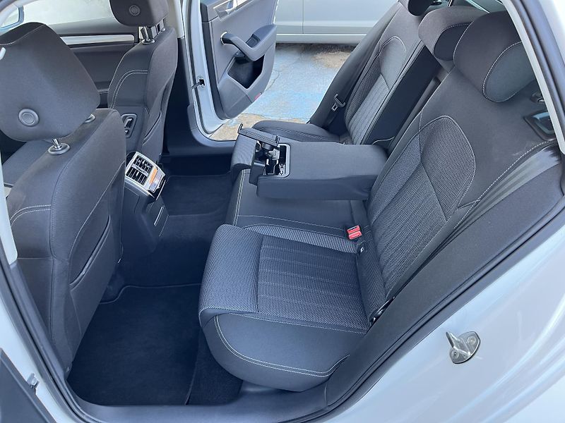Škoda Superb (2021) 1.5TSI 110KW STYLE MAN6 MATRIX - fotka 21 z 49