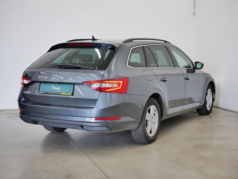 Škoda Superb - fotka 2 z 6