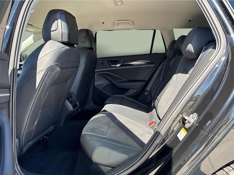 Volkswagen Passat 2.0 TDI 110 kW DSG ELEGANCE - fotka 12 z 30