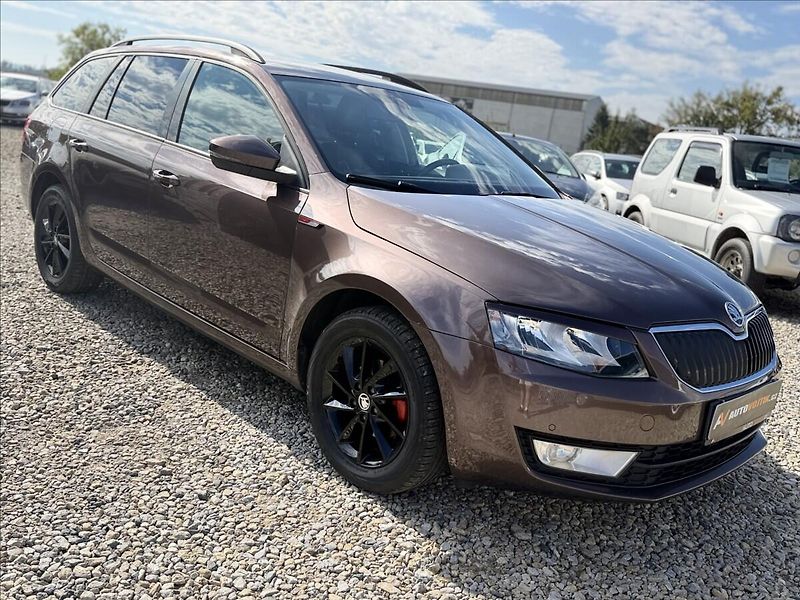 Škoda Octavia TDI DSG F1 NAVI, EL.KUFR - fotka 3 z 34