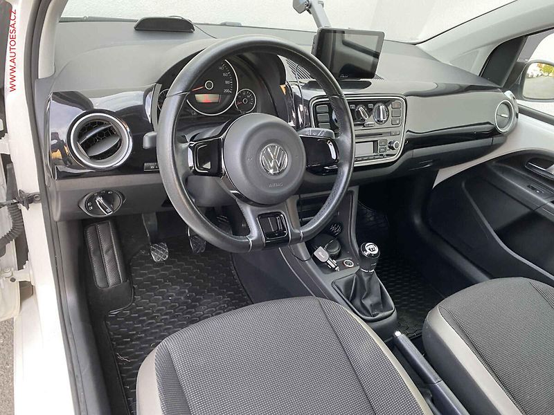 Volkswagen up! (2012) 1.0 i, AC - fotka 8 z 17