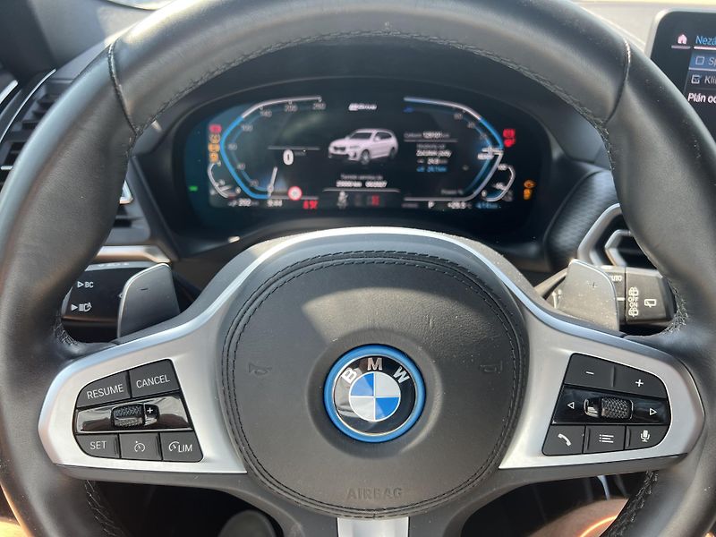 BMW X3 30e M Sport xDrive Laser - fotka 14 z 17